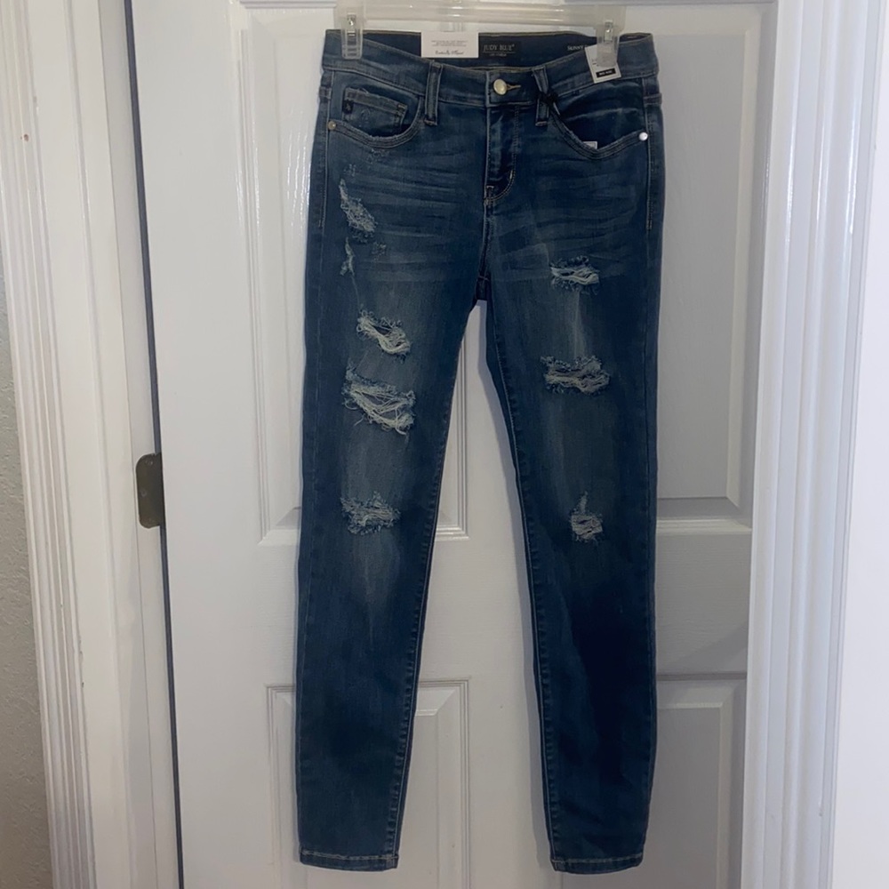 NWT Judy Blue distressed skinny jeans